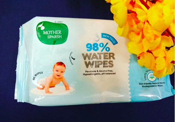 Mother sparsh baby wet wipes are one of the best in their category due to its plant based fabric, 98% water content, PH balanced and also it has aloe vera and jojoba oil for baby's soft skin. Perfect for baby care while travelling or at home. #travelessentials #babycare #mothersparsh #organicwipes #wetwipes #babywipes